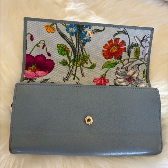Gucci Handbags - RARE Gucci Blue Leather Continental Wallet with Gold Stamp - Authentic